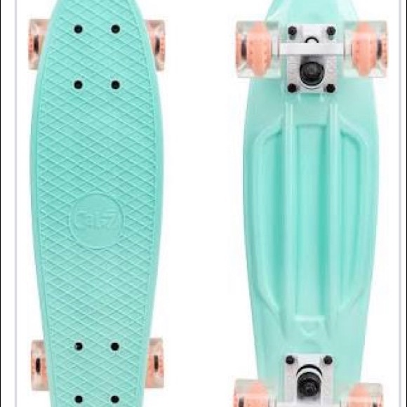 Cal 7 22” Plastic Pennyboard - Picture 1 of 3